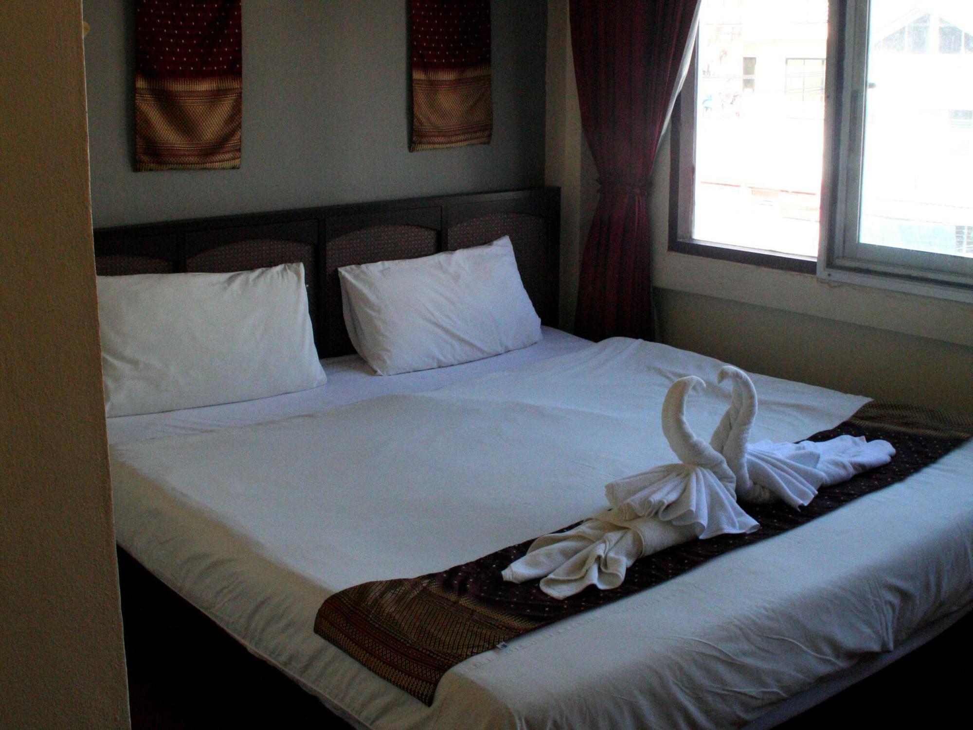 2Gether Guesthouse Karon Exterior photo