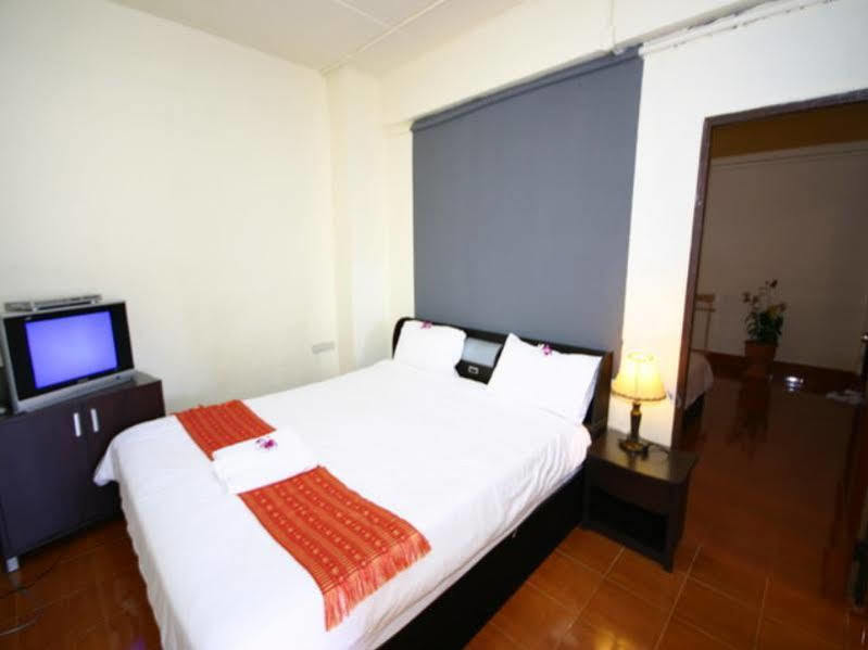 2Gether Guesthouse Karon Exterior photo